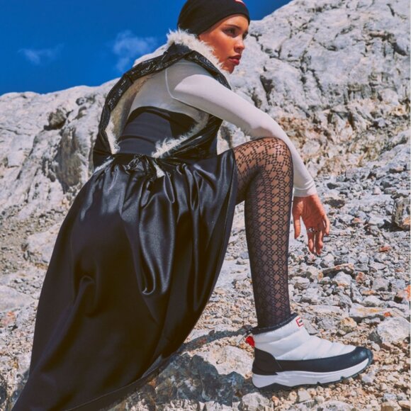 new HUNTER Waterproof Anne Snow Boots 259 6T3 - Picture 1 of 6